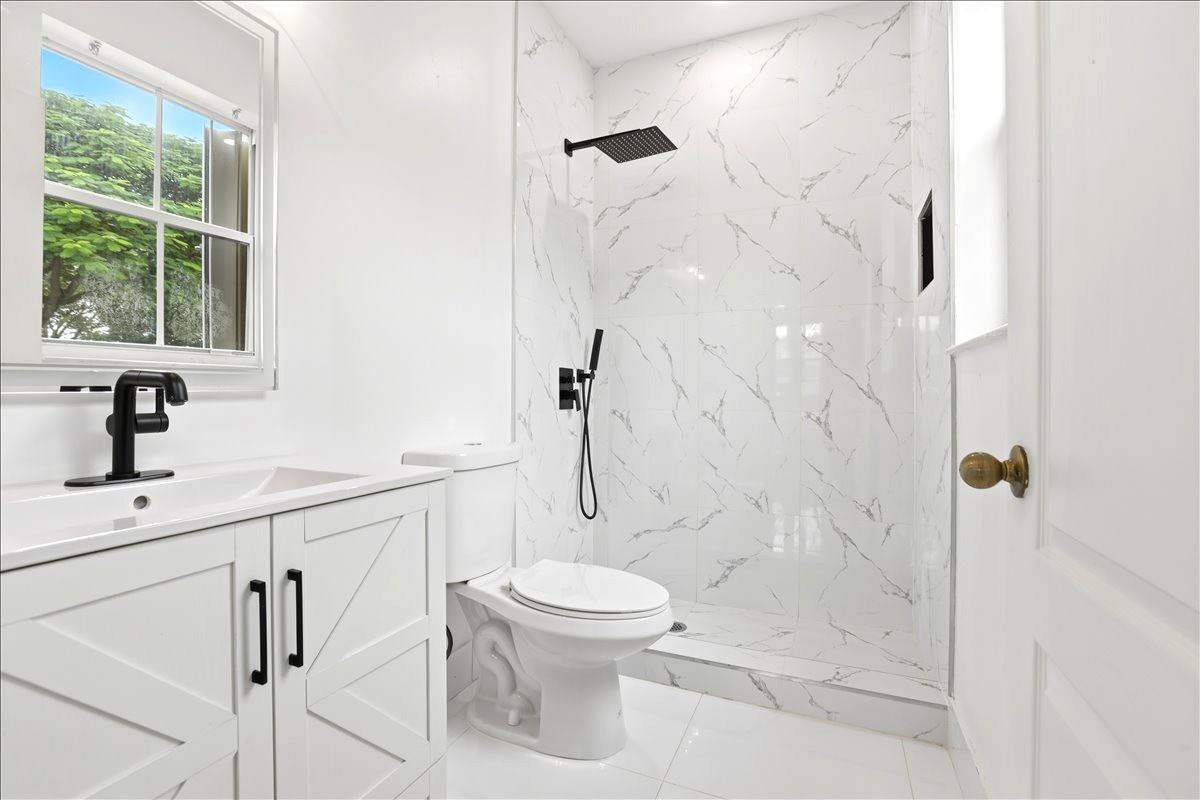 NAUTICA PLAT - Residential Lease