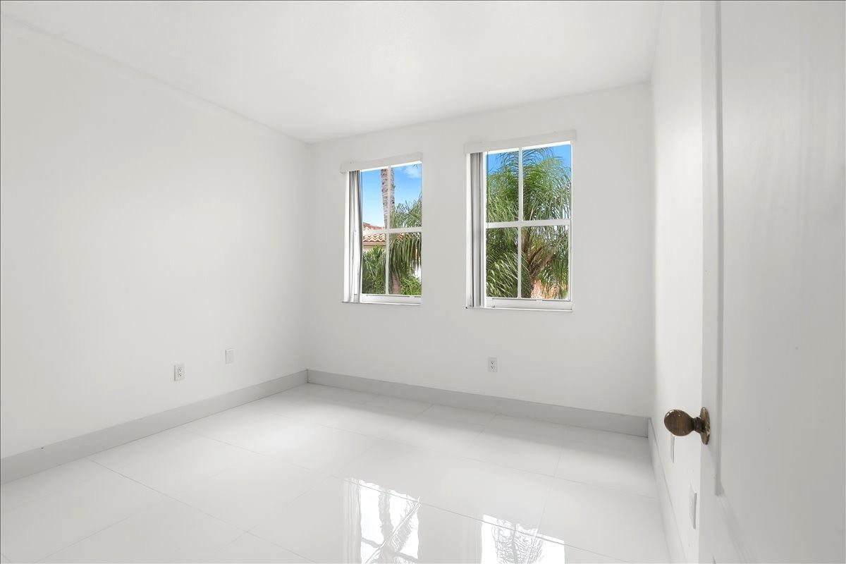 NAUTICA PLAT - Residential Lease