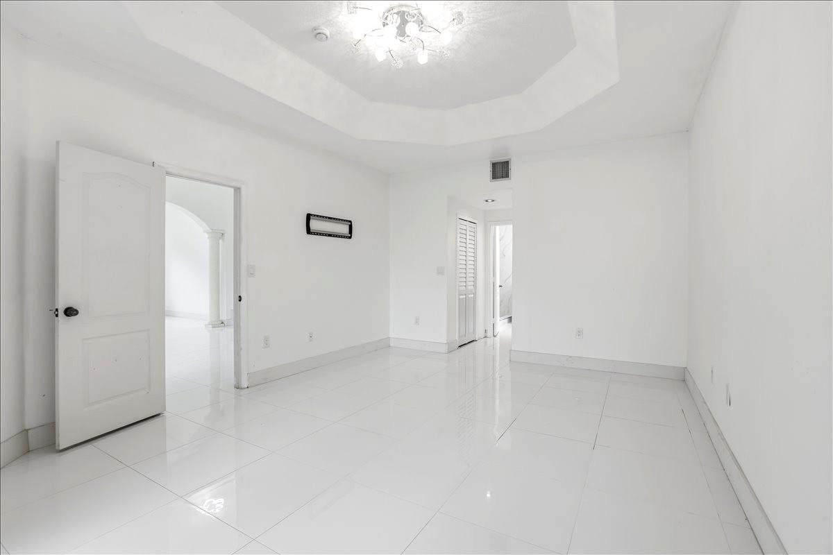 NAUTICA PLAT - Residential Lease