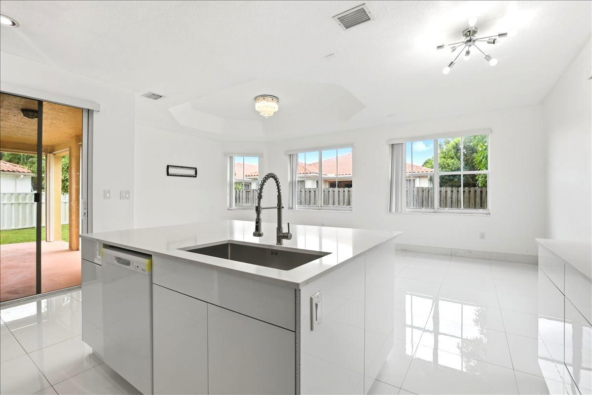 NAUTICA PLAT - Residential Lease
