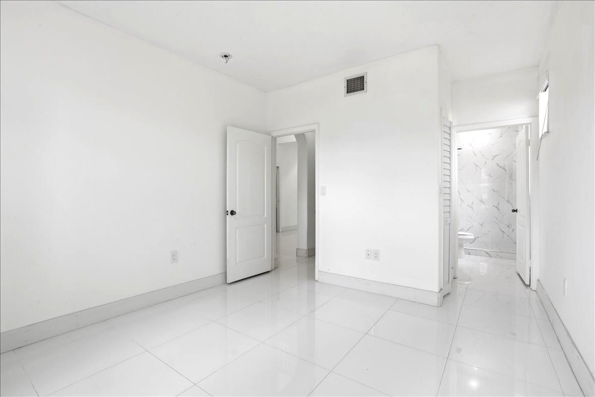 NAUTICA PLAT - Residential Lease