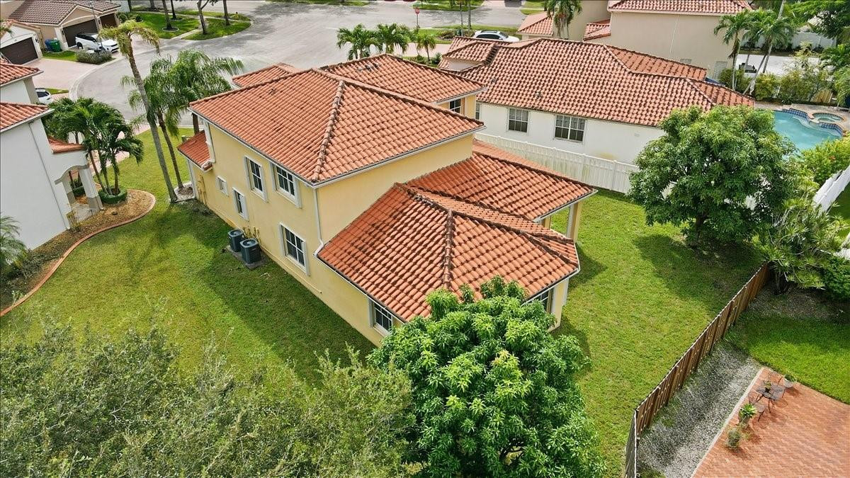 NAUTICA PLAT - Residential Lease