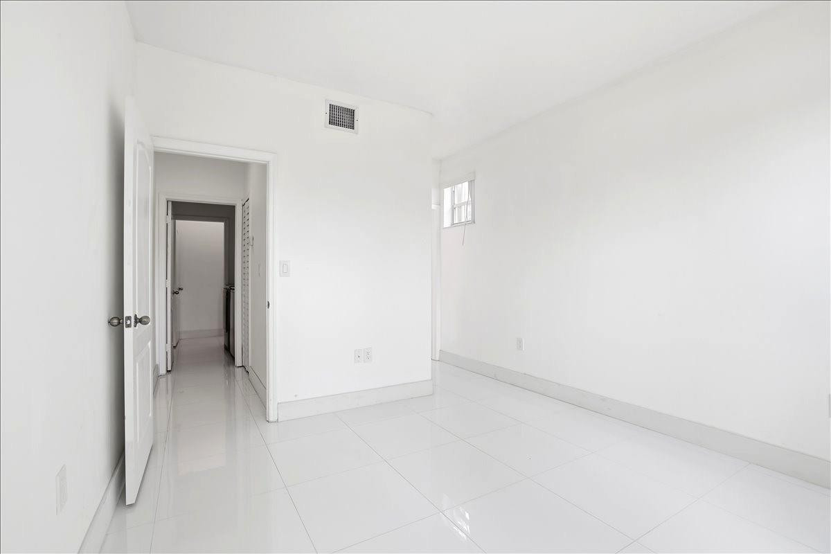 NAUTICA PLAT - Residential Lease