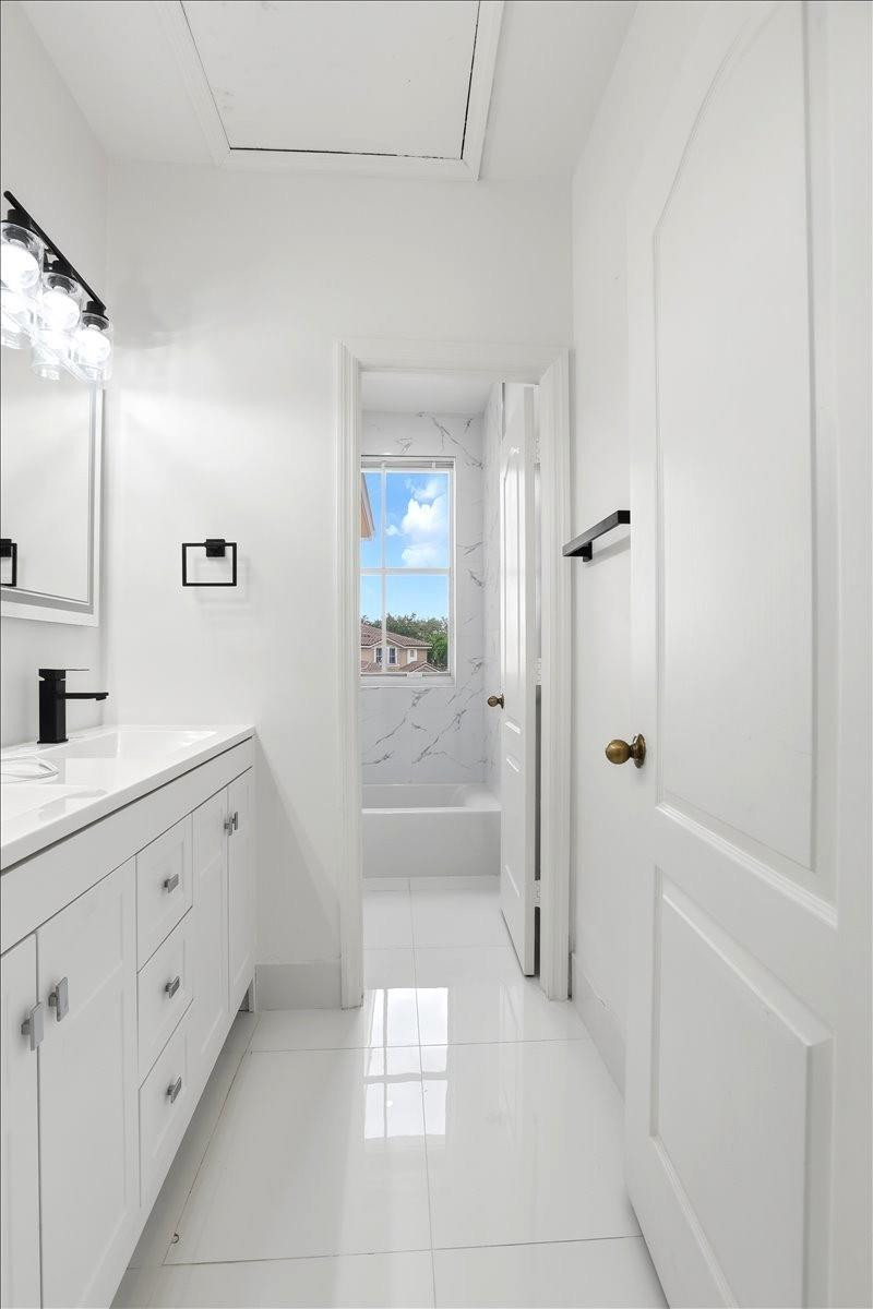 NAUTICA PLAT - Residential Lease