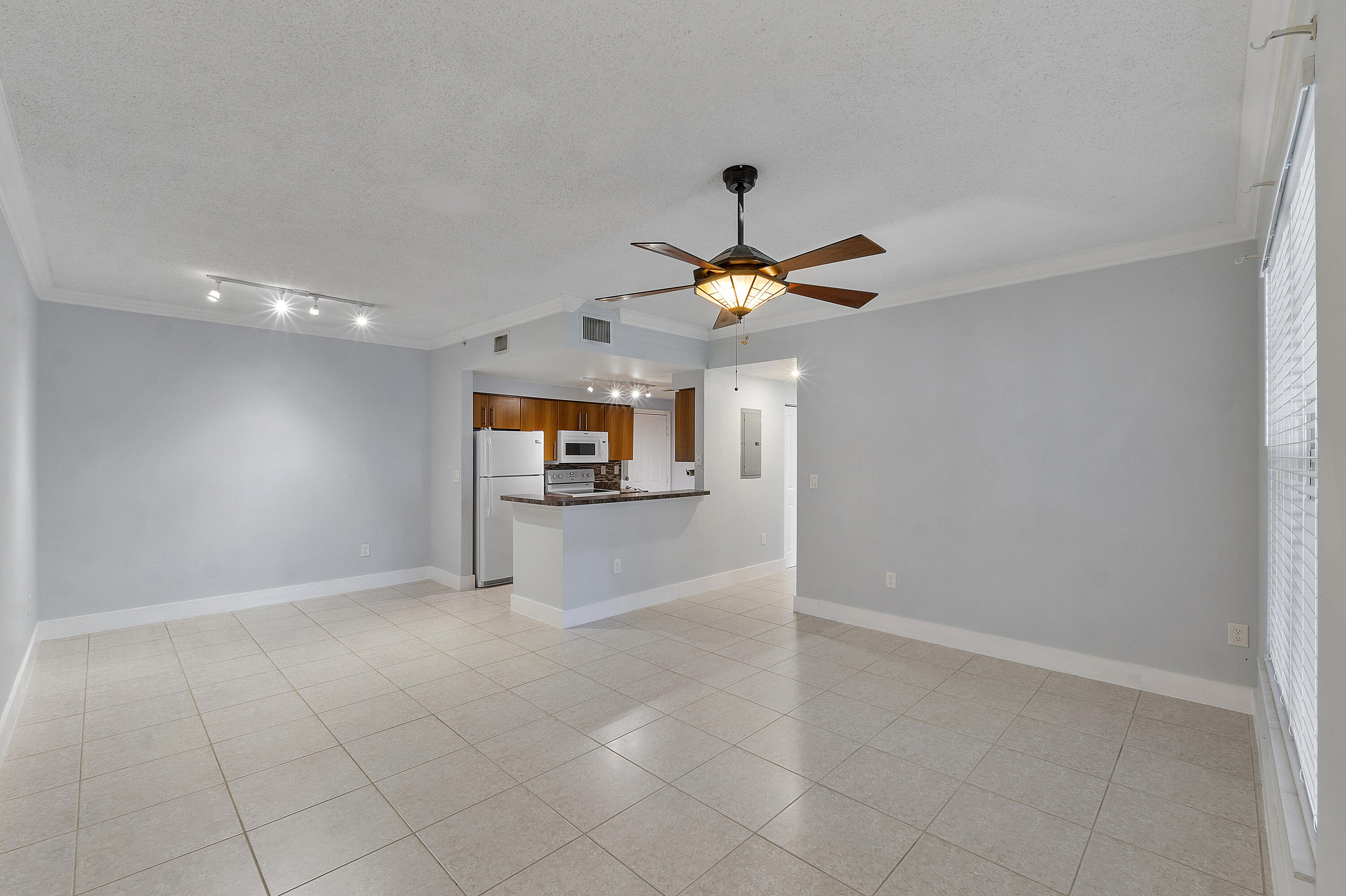 EL-AD POINCIANA CONDO - Residential Lease