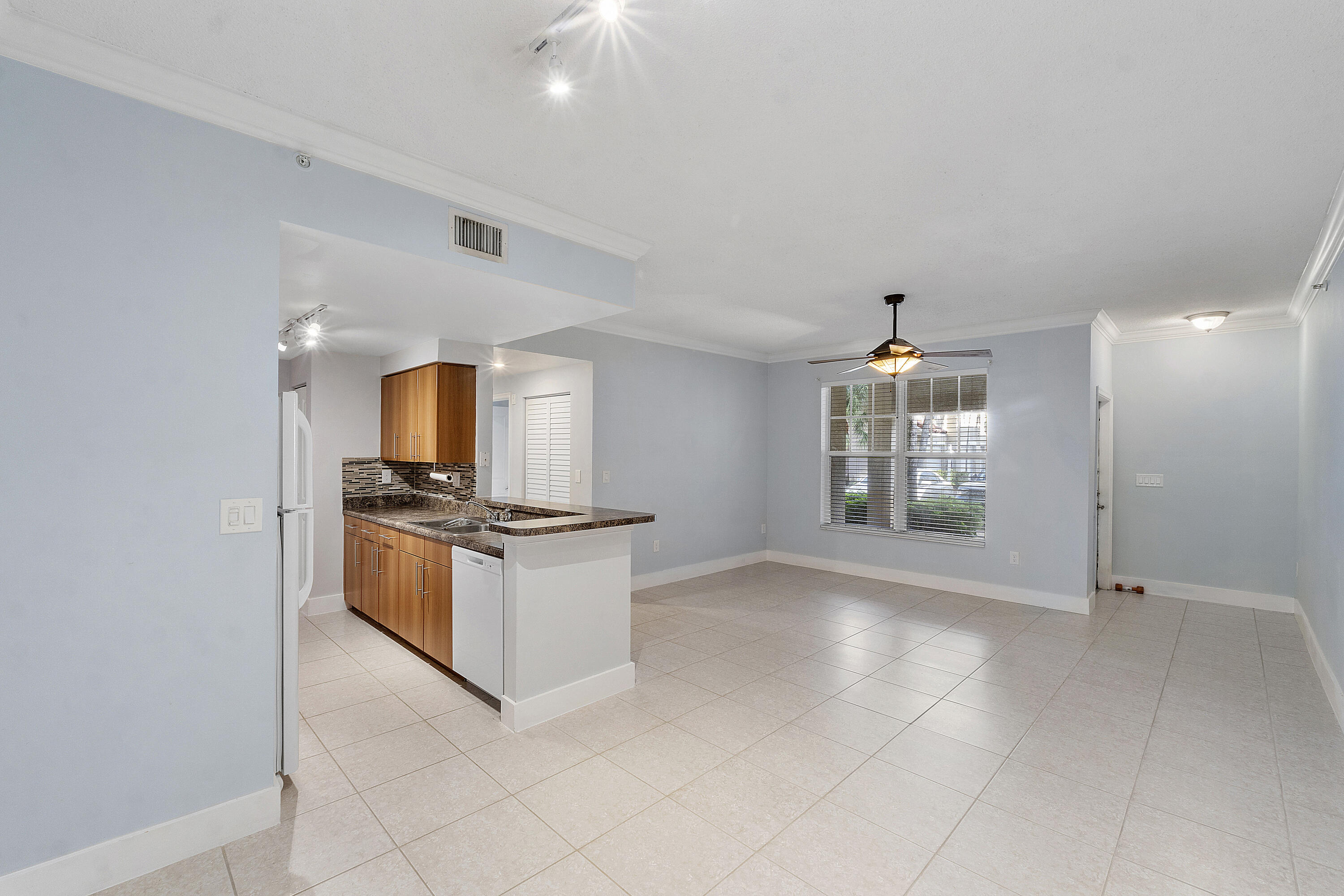EL-AD POINCIANA CONDO - Residential Lease