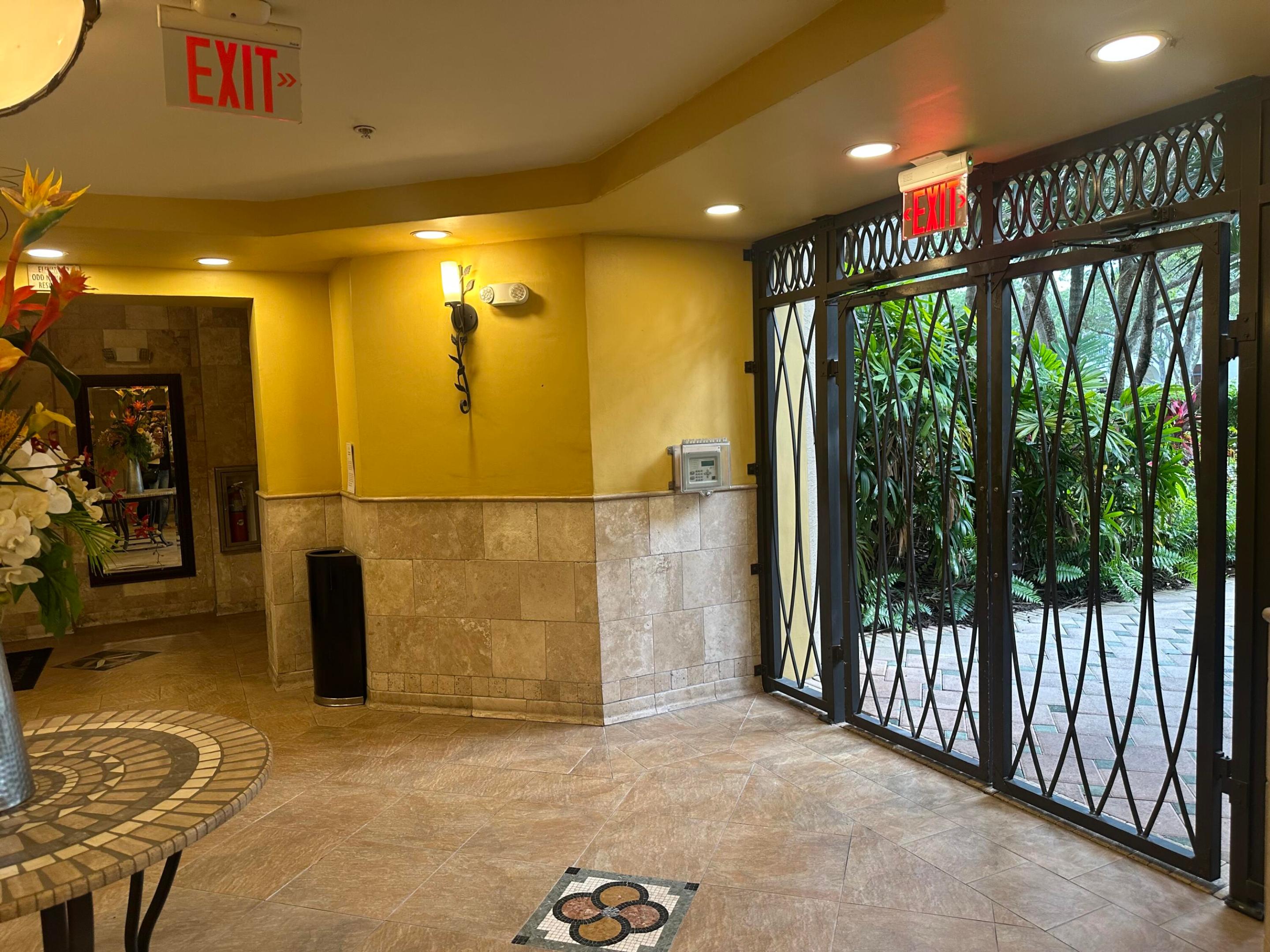 VILLA FLORA CONDO - Residential