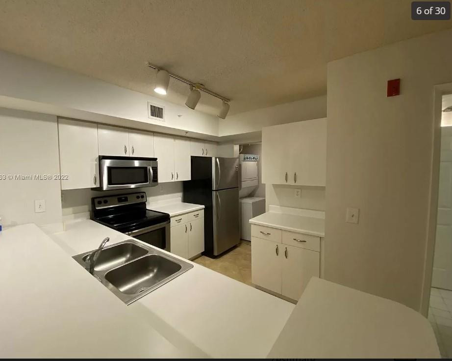 ROYAL GRAND CONDO - Residential Lease