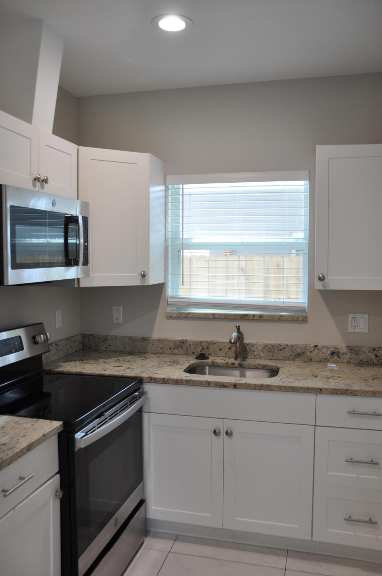 HOME BEAUTIFUL PARK - Residential Lease