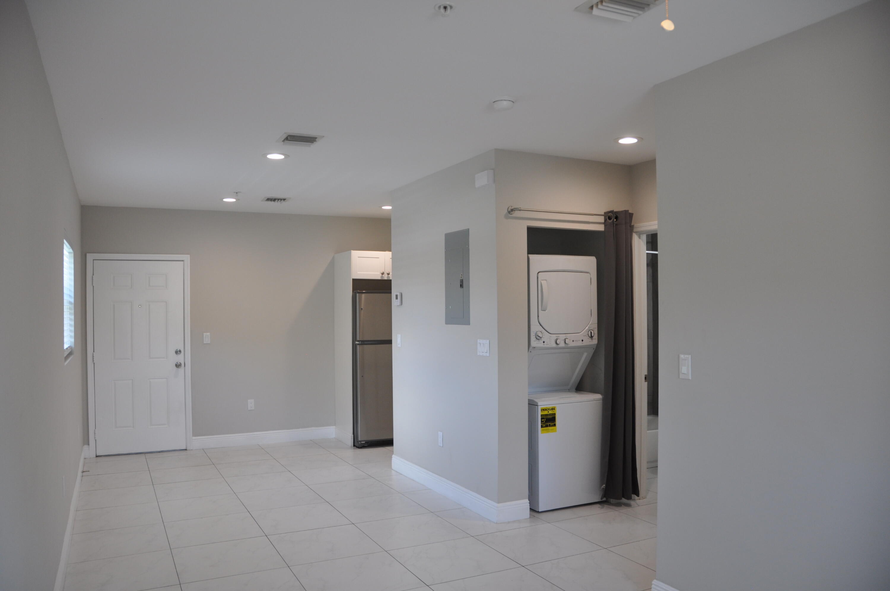 HOME BEAUTIFUL PARK - Residential Lease
