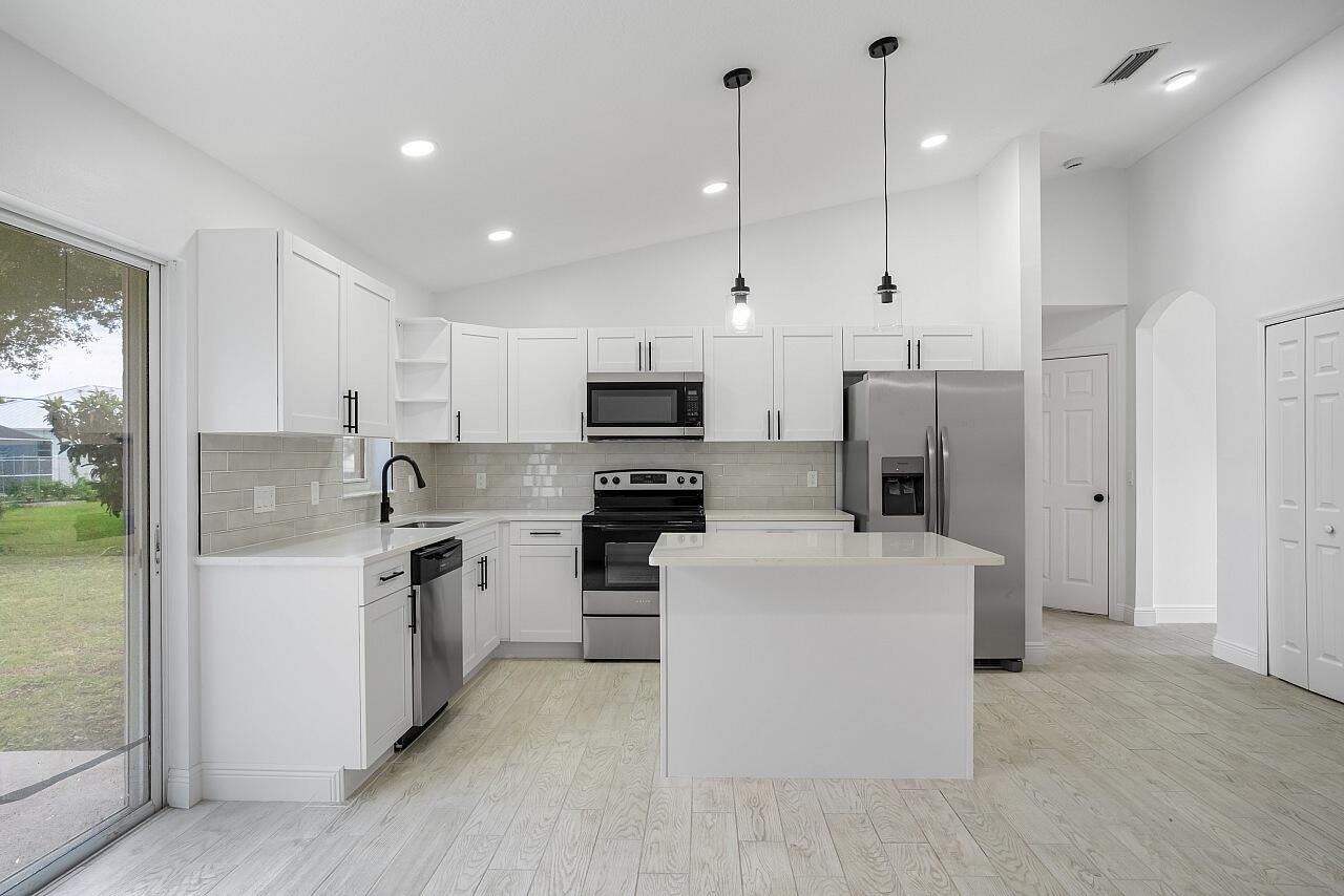 SEBASTIAN HIGHLANDS UNIT 11 - Residential
