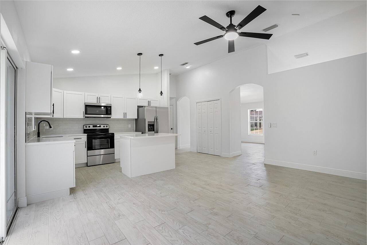 SEBASTIAN HIGHLANDS UNIT 11 - Residential