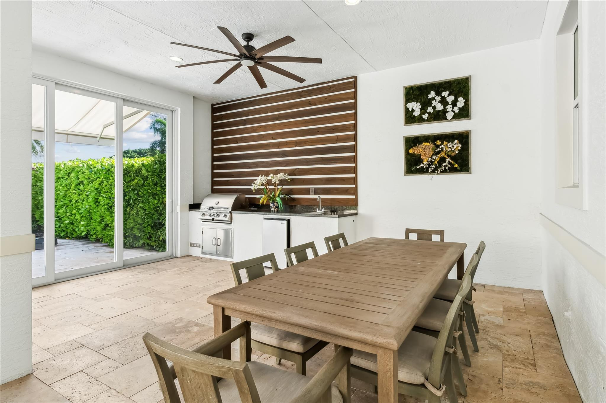 HUNTERS CHASE OF PALM BEACH POLO & COUNT - Residential