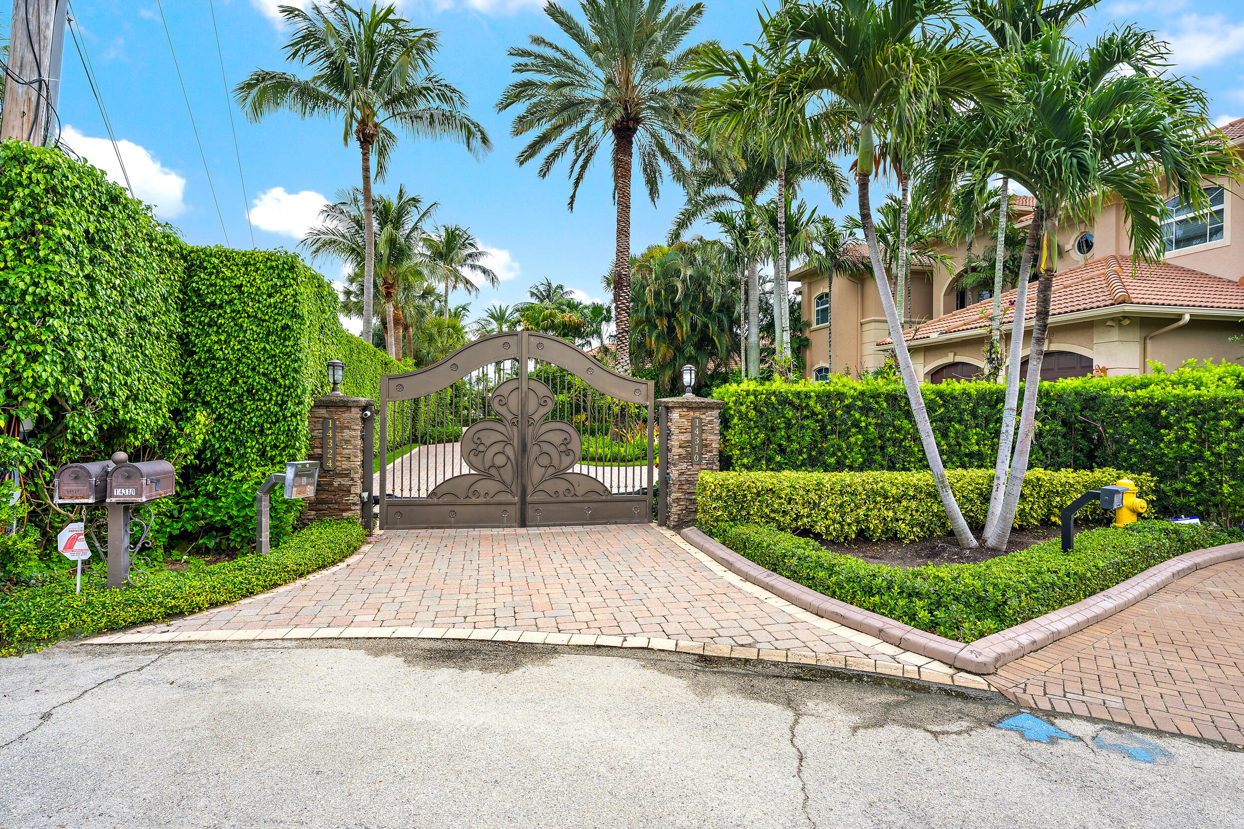 Paradise Port - Residential