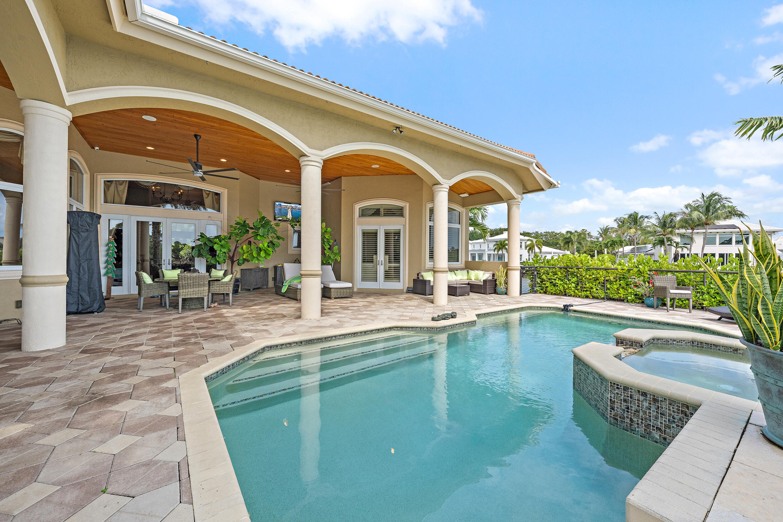 Paradise Port - Residential