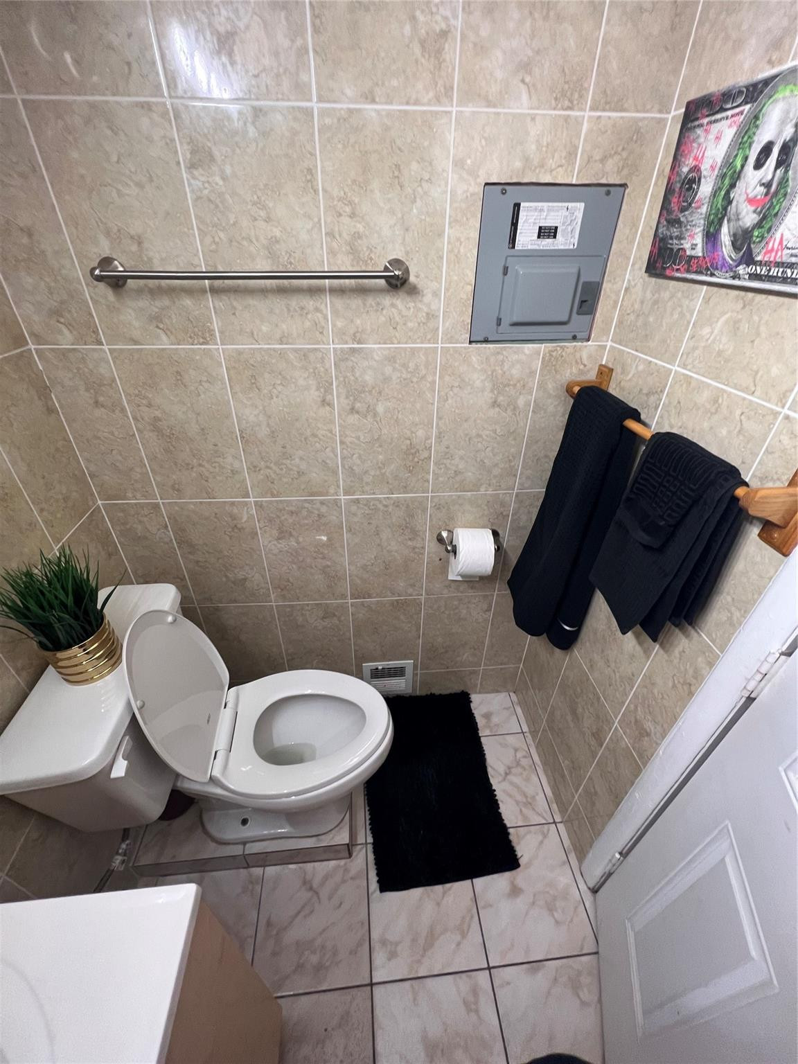 MYRTLE GROVE 1ST ADDN - Residential Lease
