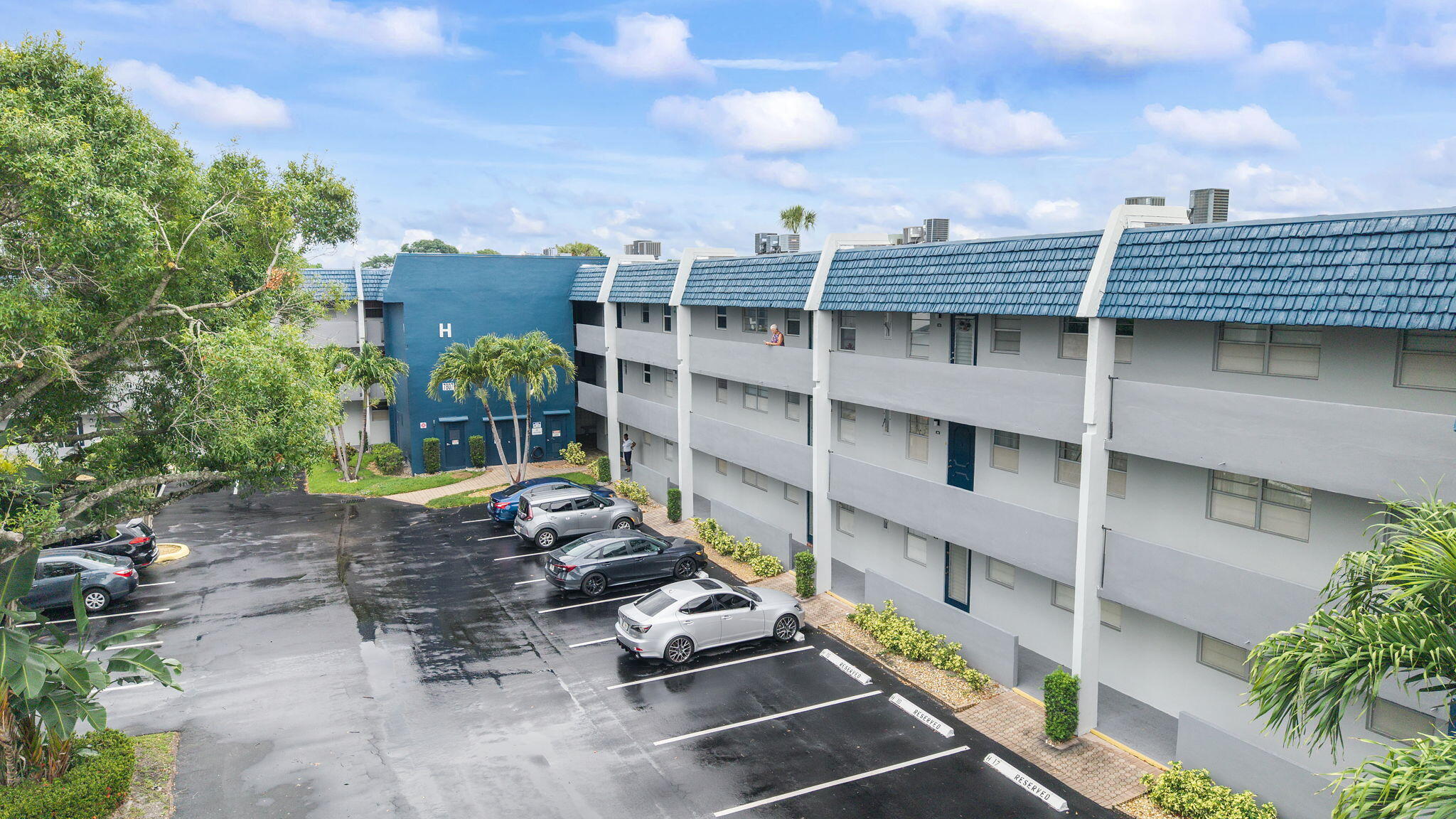 Oriole Golf & Tennis Club - Residential