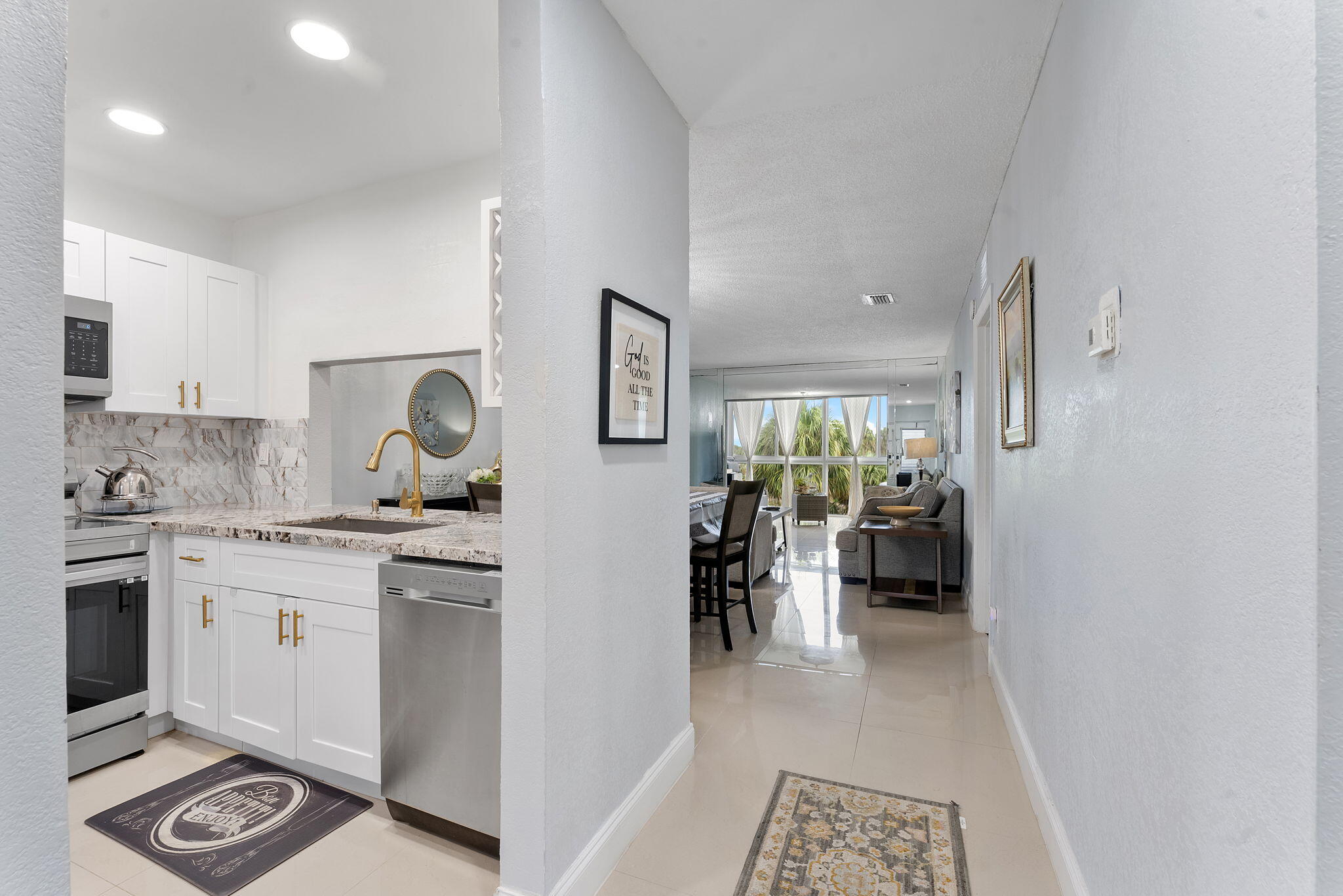 Oriole Golf & Tennis Club - Residential