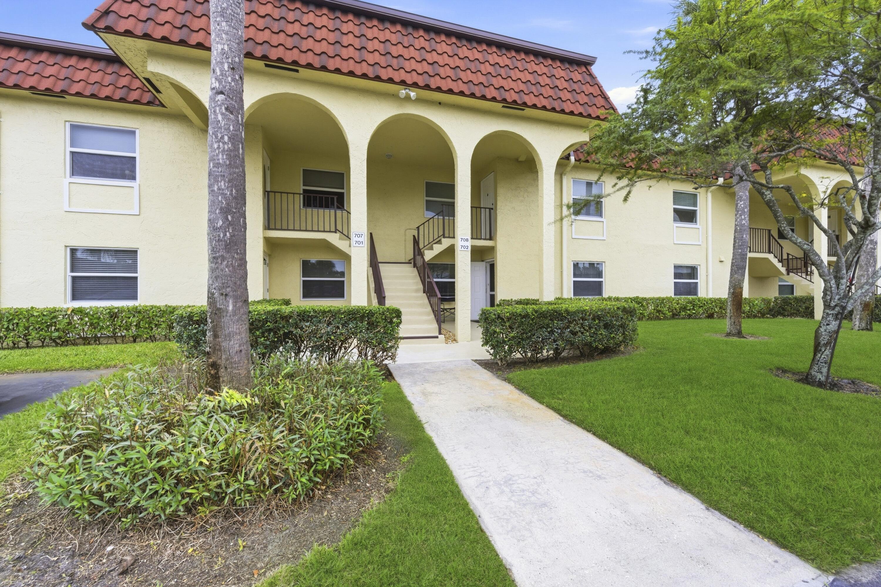 VILLAS ON THE GREEN CONDO - Residential Lease