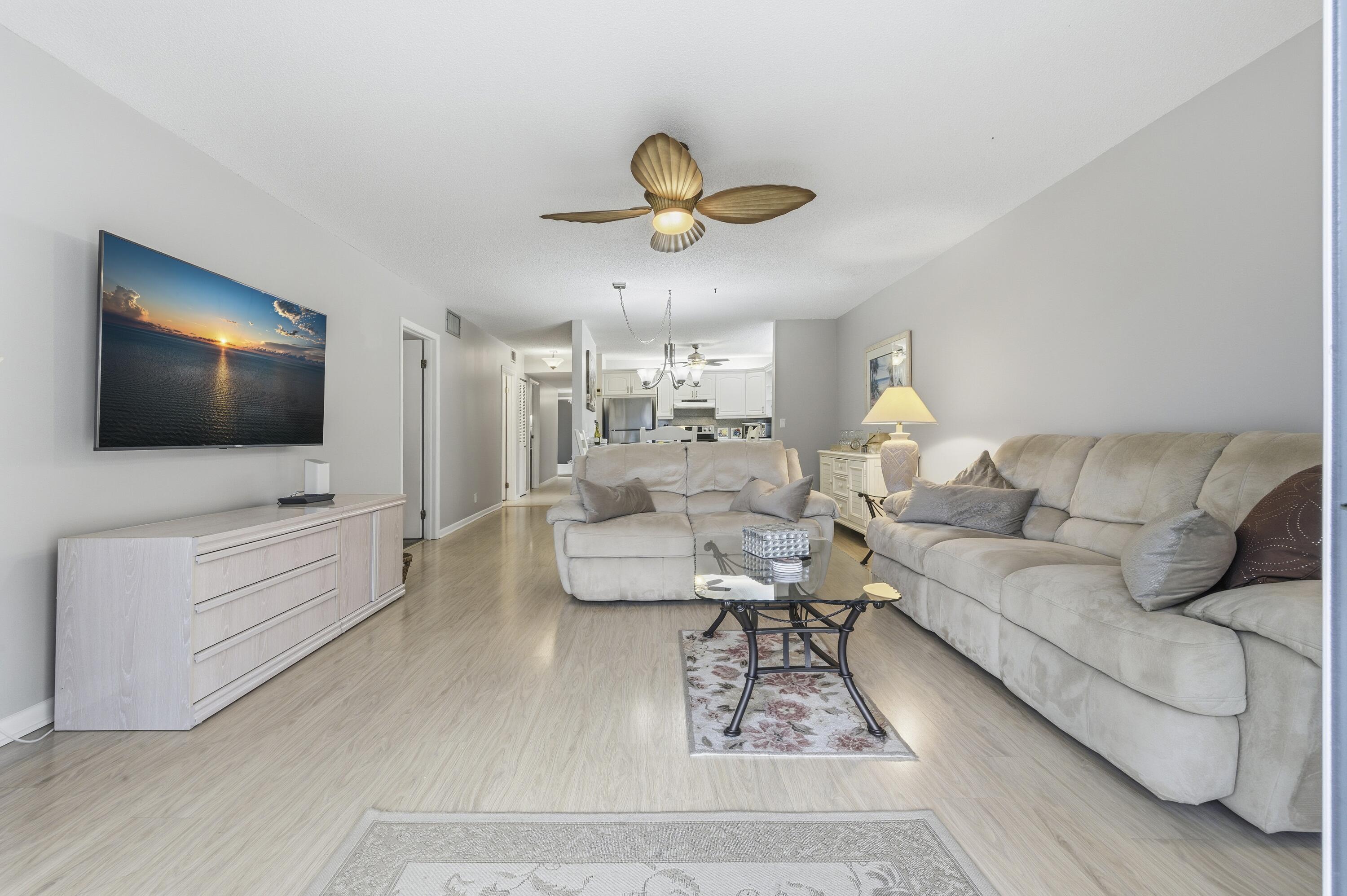 VILLAS ON THE GREEN CONDO - Residential Lease