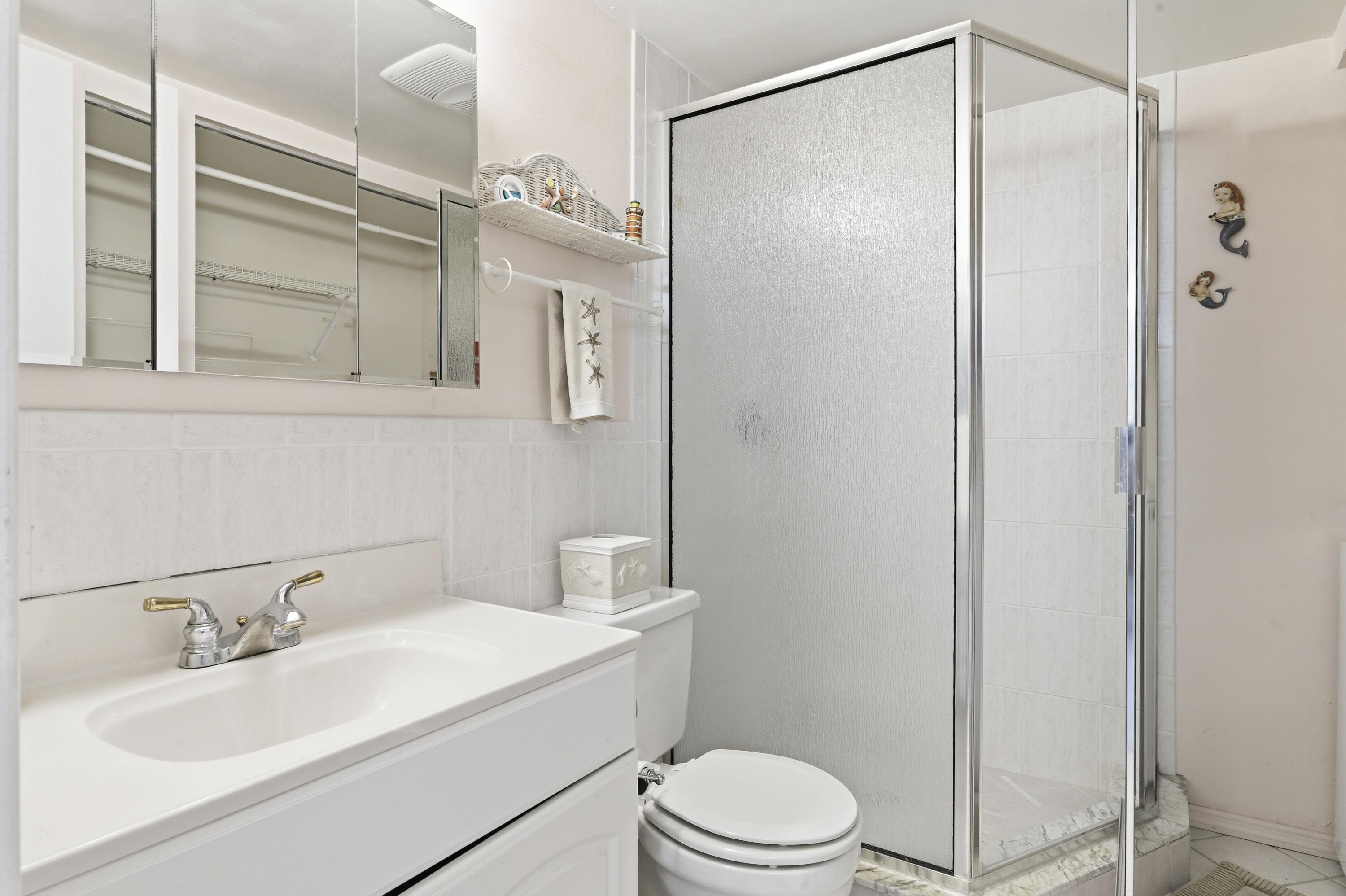 VILLAS ON THE GREEN CONDO - Residential Lease