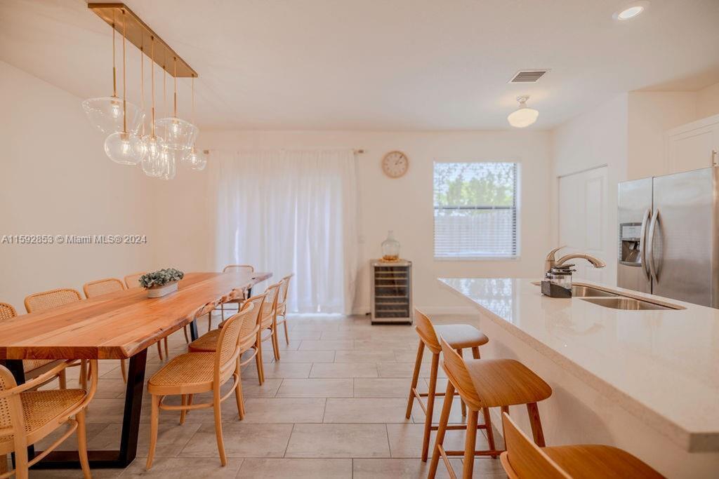 VIA VENTURA NEIGHBORHOOD 2 - Residential Lease