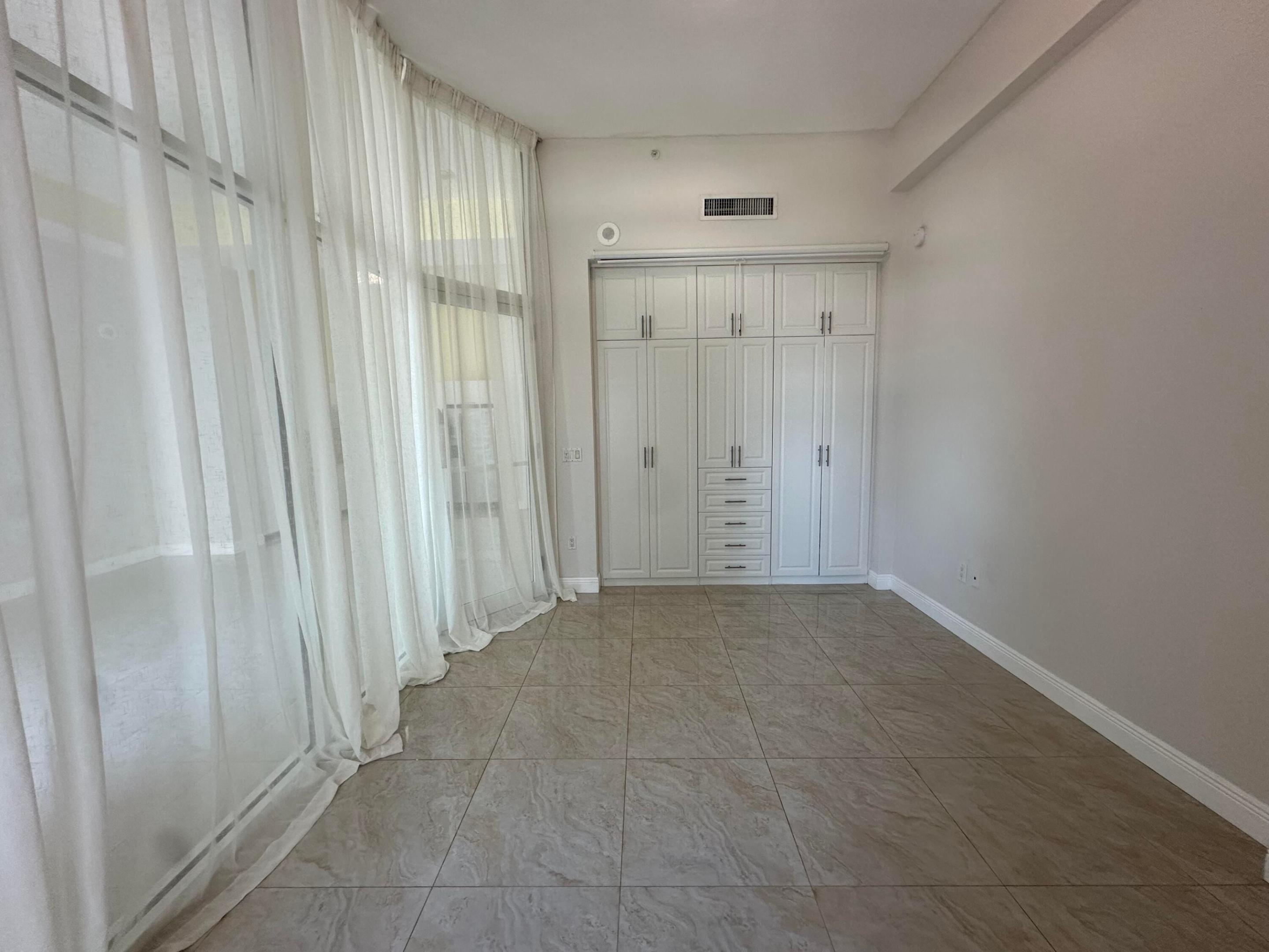 THE LOFT DOWNTOWN CONDO - Residential Lease