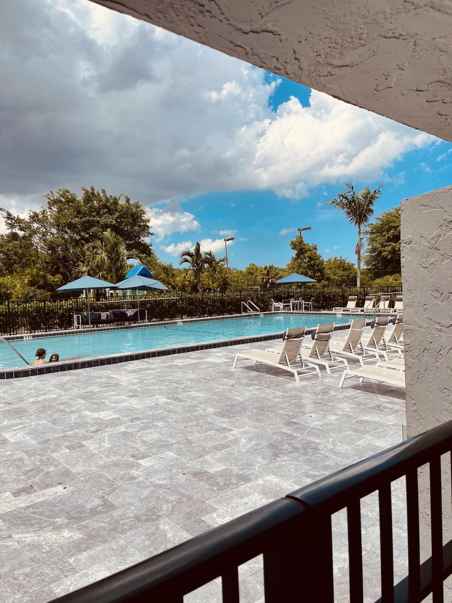 BOCA ENTRADA - Residential