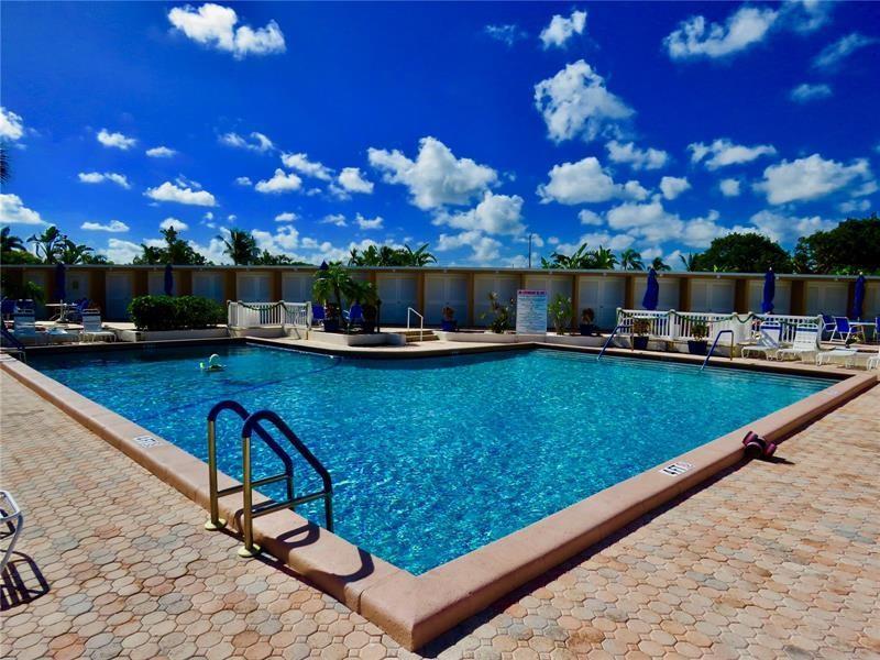 IMPERIAL POINT COLONNADES CONDO - Residential