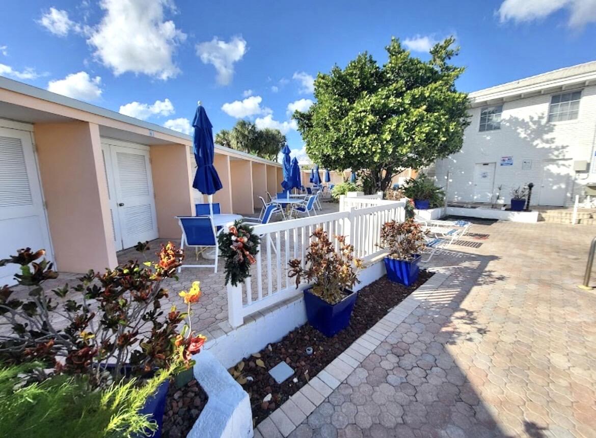 IMPERIAL POINT COLONNADES CONDO - Residential
