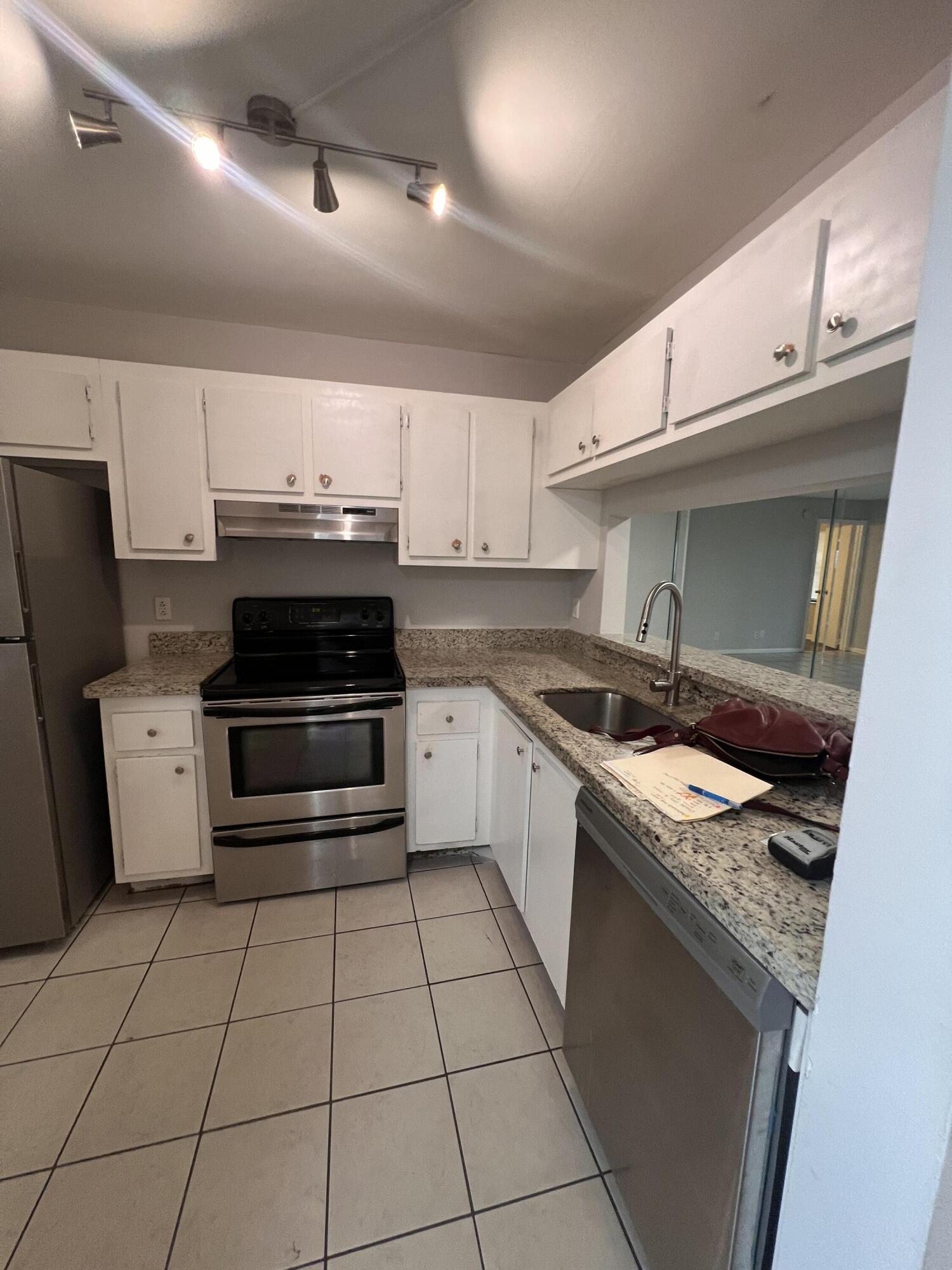 LUCERNE LAKES GOLF COLONY CONDOS 1 THRU 12 - Residential Lease