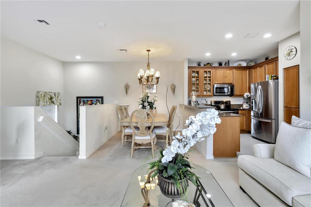 HAMPTON HILLS CONDO - Residential