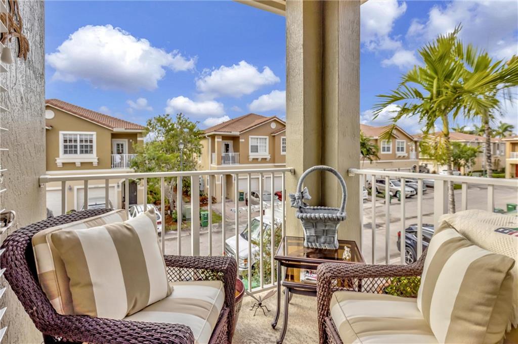 HAMPTON HILLS CONDO - Residential