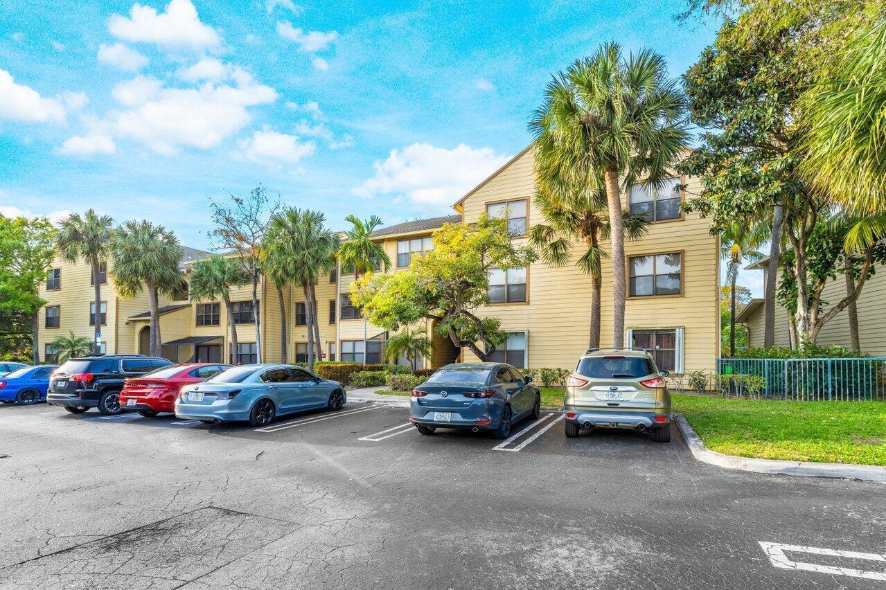 First floor corner unit in the conveniently located Boynton Landings. Split floor plan with new vinyl flooring in the bedrooms. Both showers were completely remodeled with beautiful tile. Full size washer and dryer in the unit. Walk-in closets with plenty of storage throughout. The community features a fitness room, indoor basketball court, racquetball, and pool. Conveniently located next to the Boynton Beach mall and several other plazas with shopping and restaurants. Tenant required to have 600 credit score, earn 3x rental amount, and renters insurance.