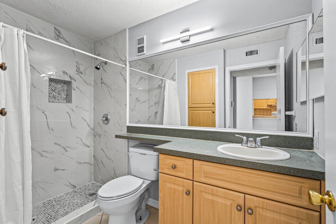 BOYNTON LANDINGS CONDO - Residential Lease