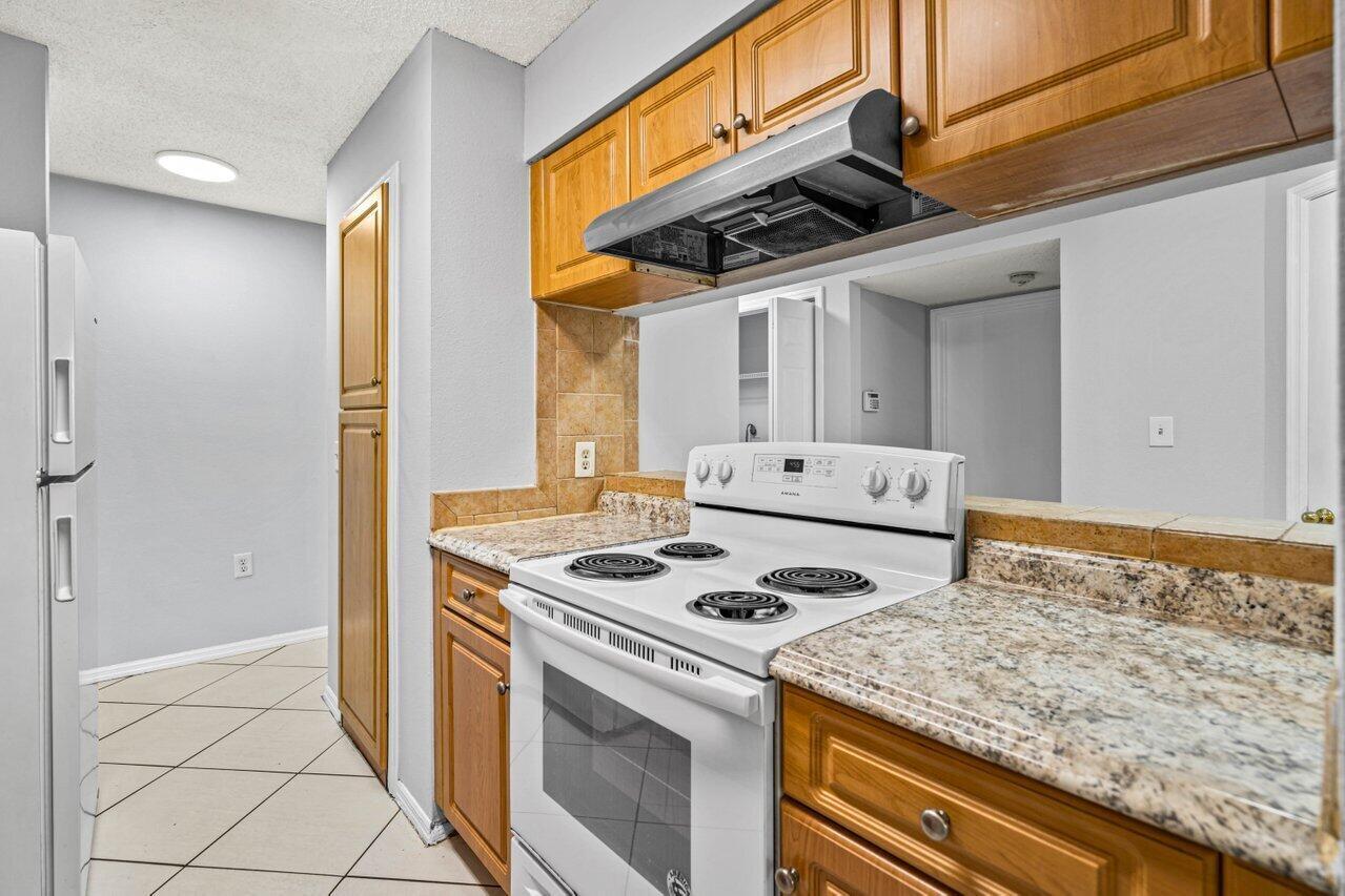 BOYNTON LANDINGS CONDO - Residential Lease