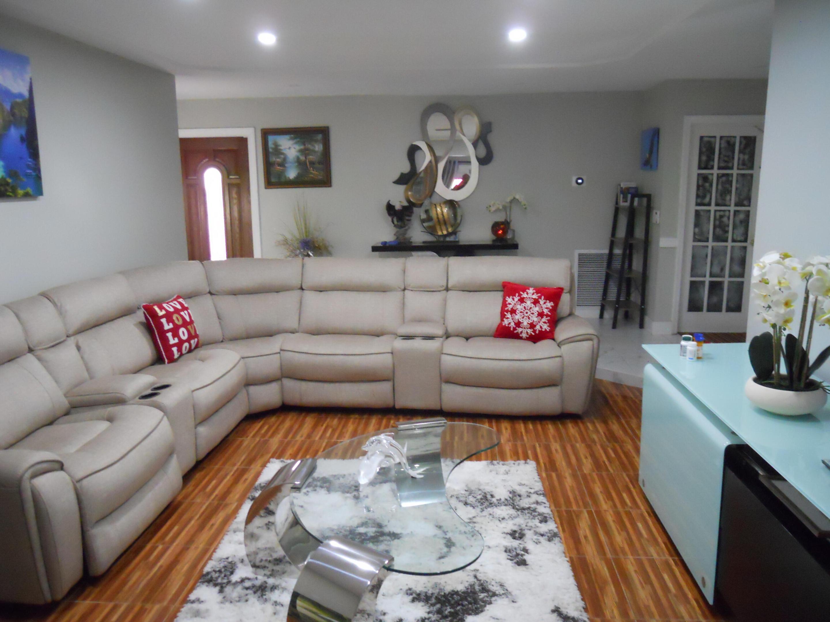 FOREST HILLS - Residential