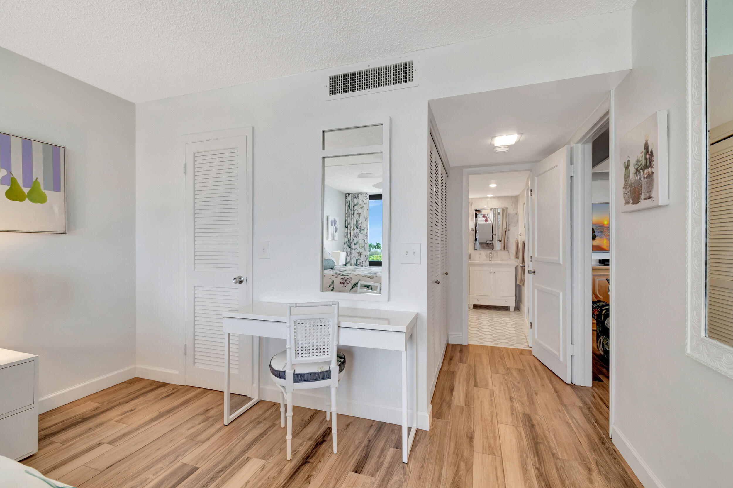 MAYFAIR HOUSE CONDO - Residential