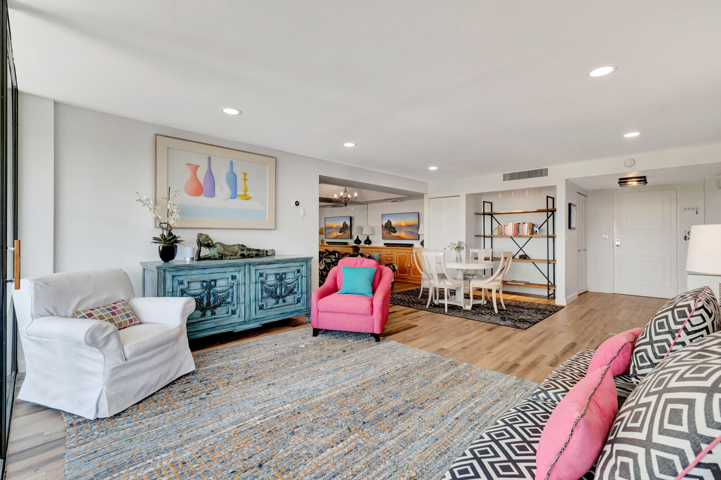 MAYFAIR HOUSE CONDO - Residential