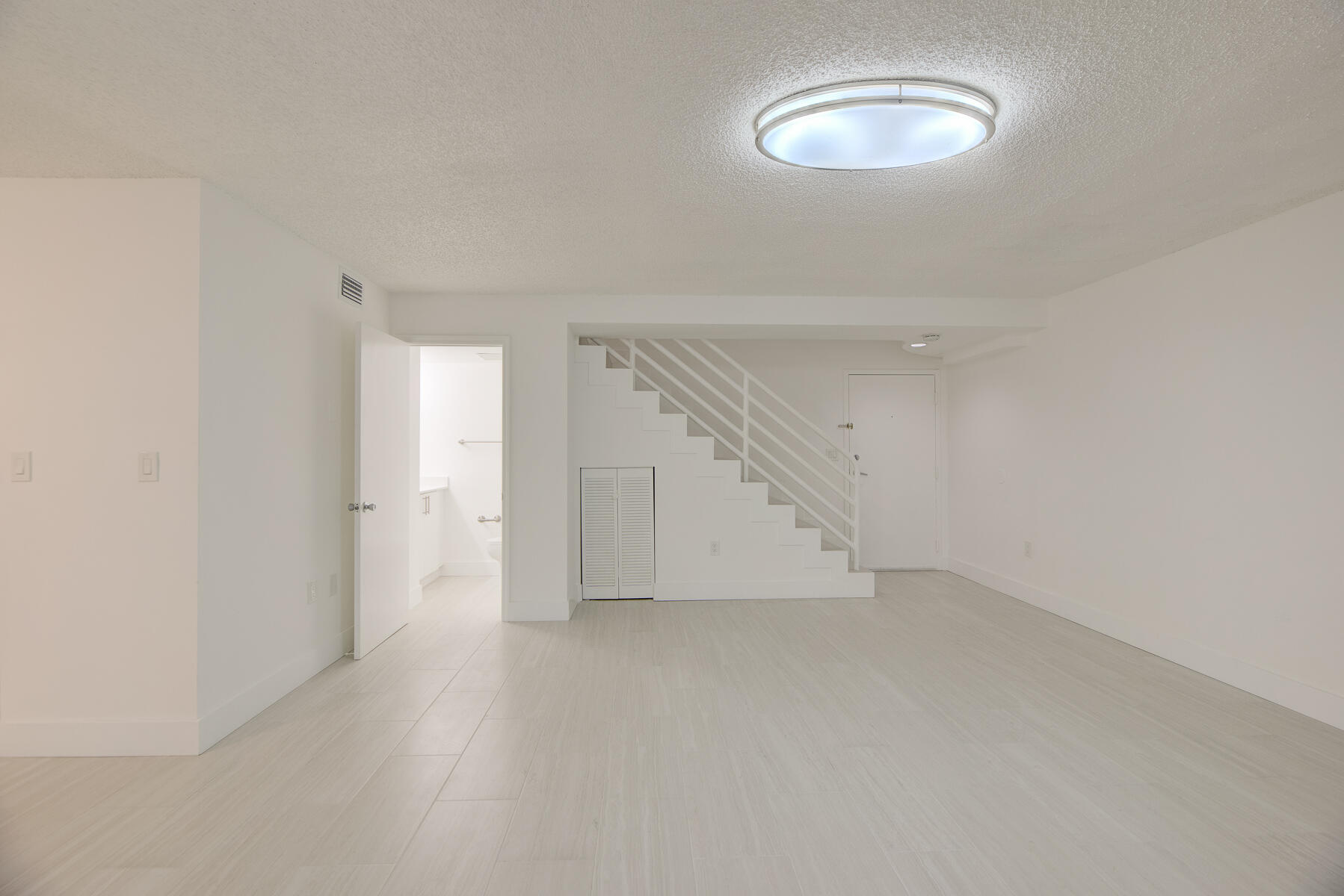BRICKELLS FLAGLER - Residential Lease