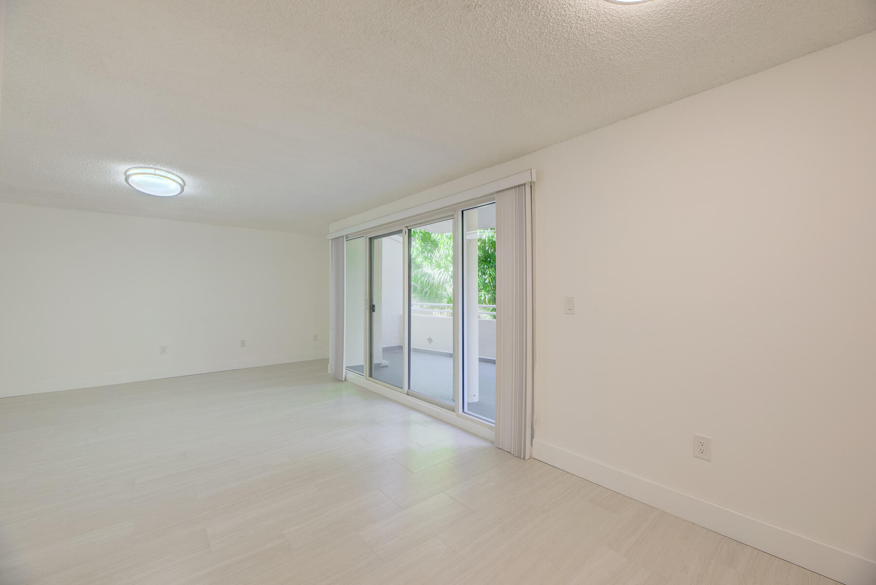 BRICKELLS FLAGLER - Residential Lease