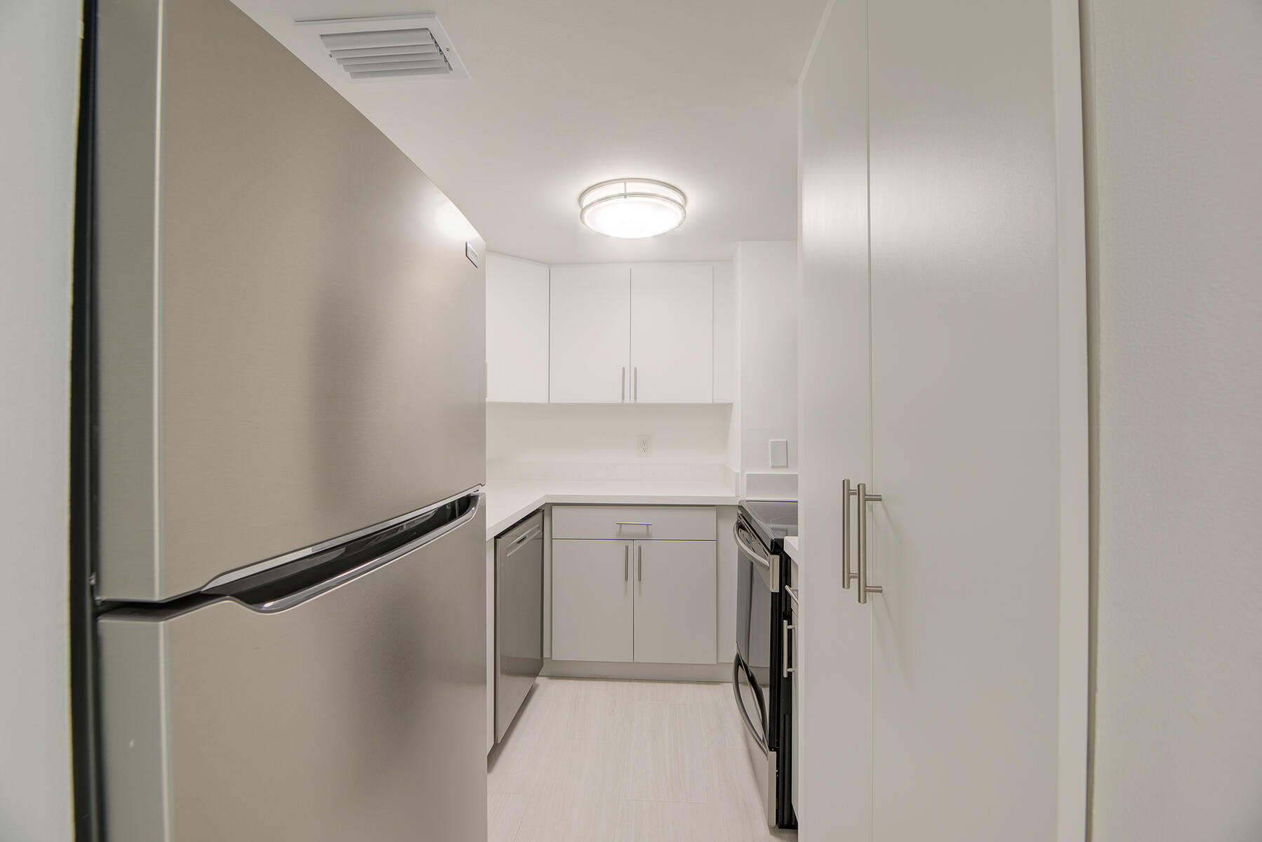 BRICKELLS FLAGLER - Residential Lease