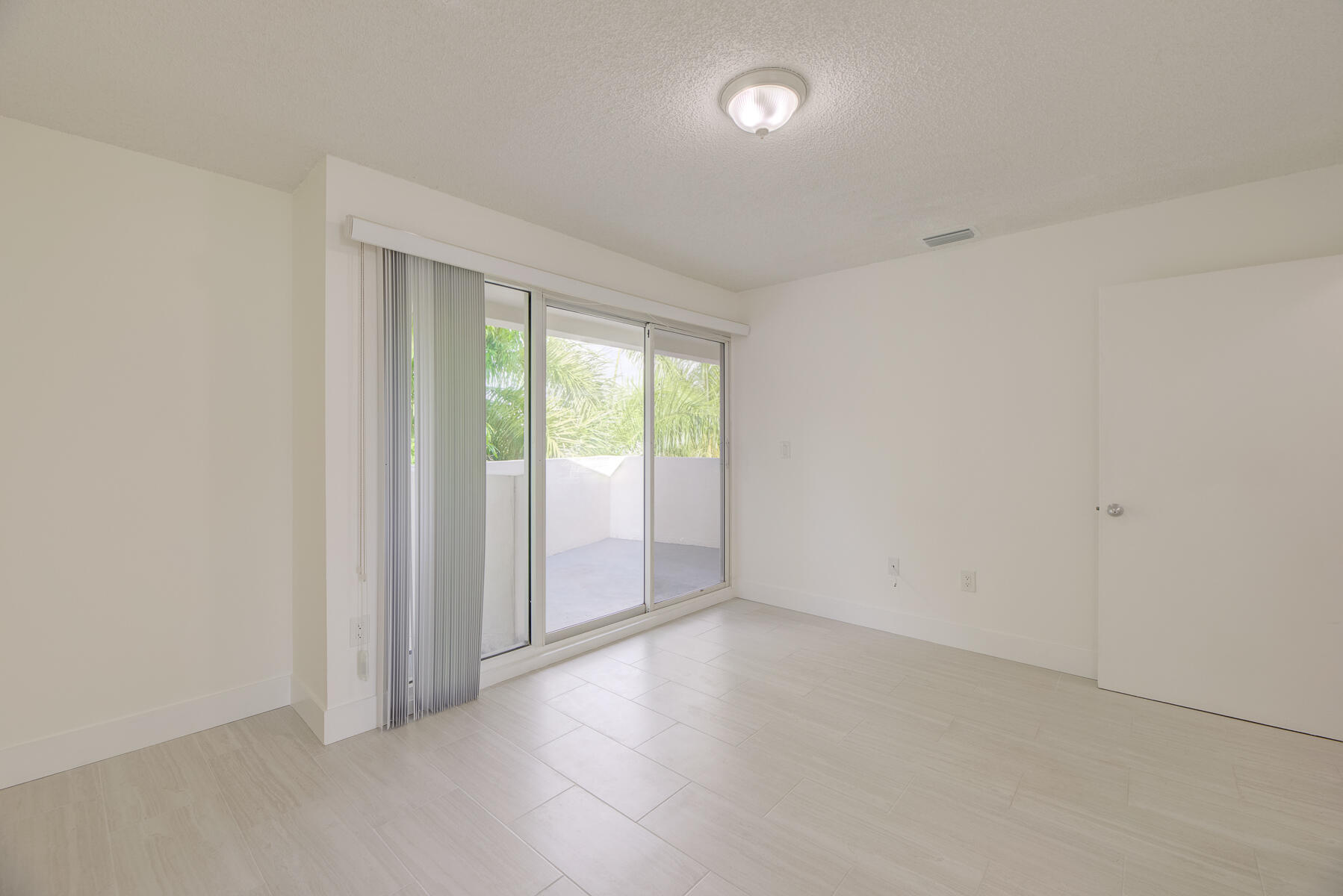 BRICKELLS FLAGLER - Residential Lease