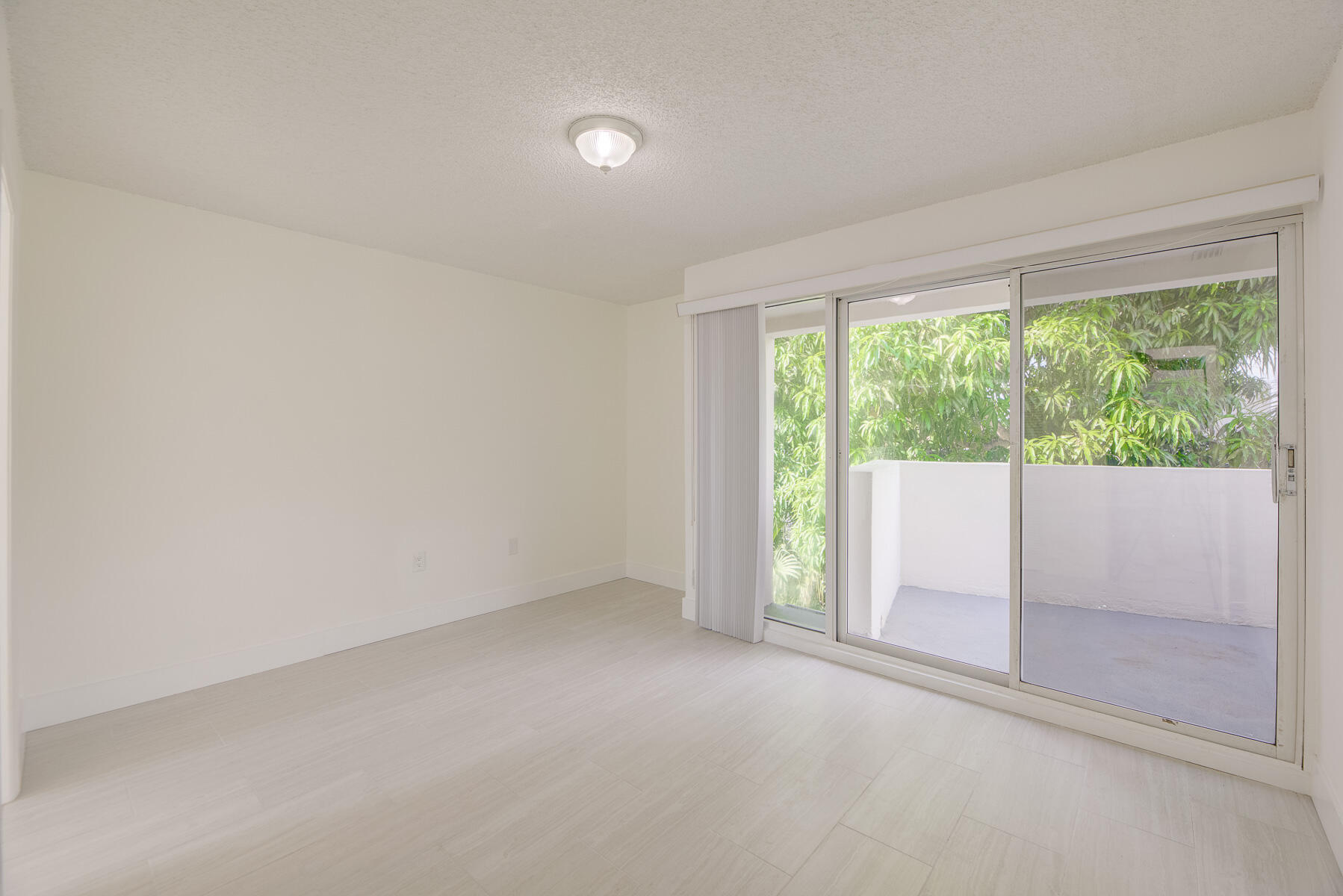 BRICKELLS FLAGLER - Residential Lease