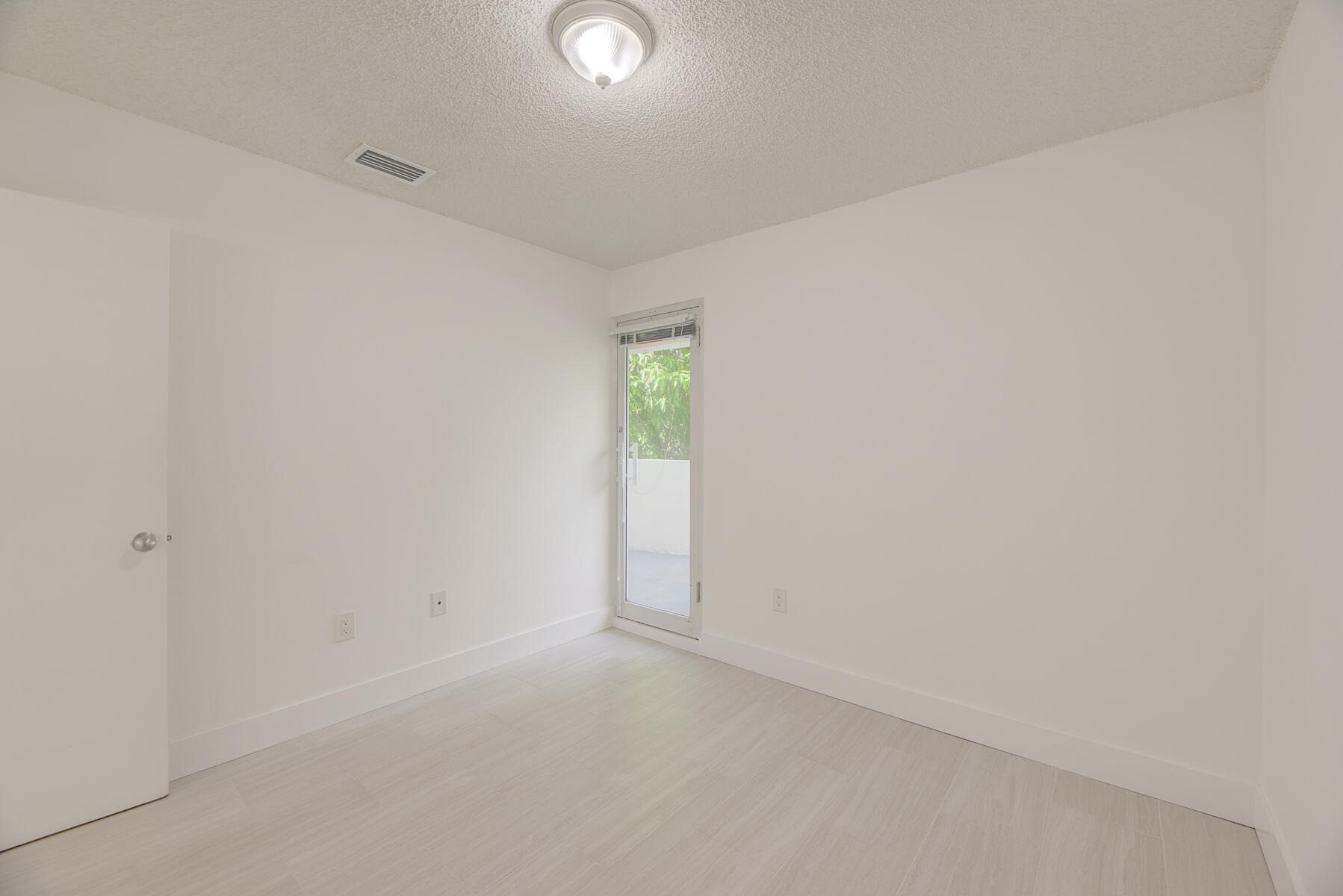 BRICKELLS FLAGLER - Residential Lease