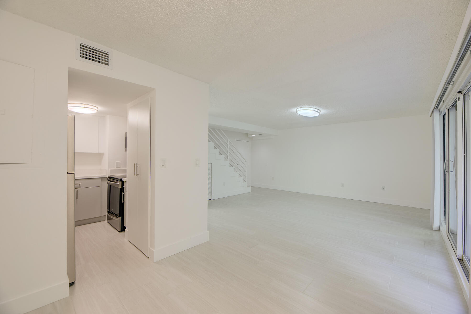 BRICKELLS FLAGLER - Residential Lease