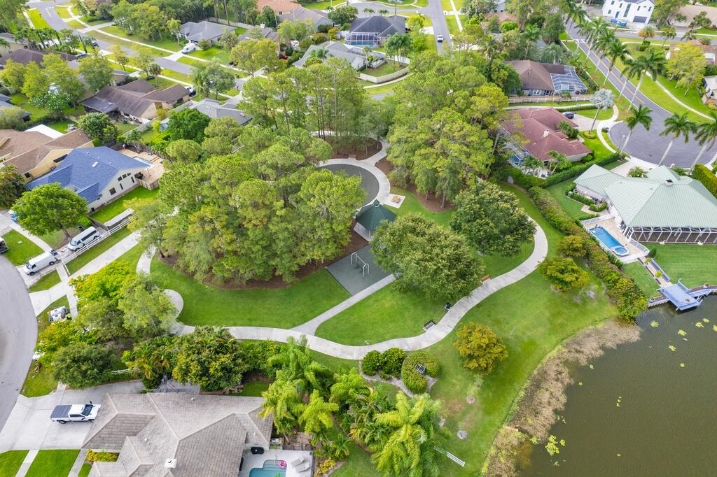 GREENVIEW SHORES 1 OF WELLINGTON - Residential