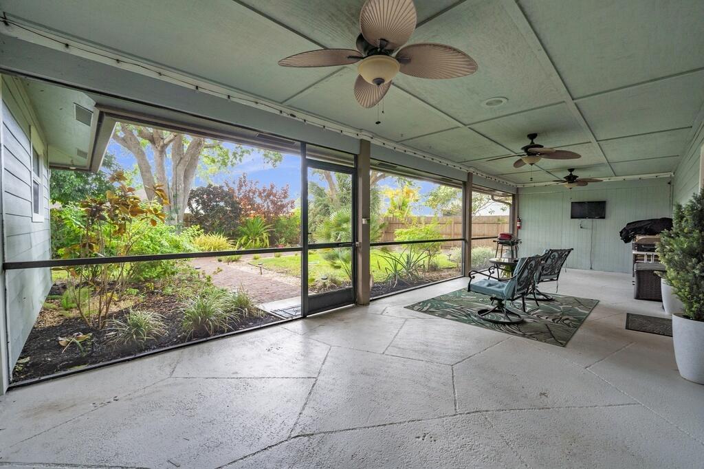 GREENVIEW SHORES 1 OF WELLINGTON - Residential