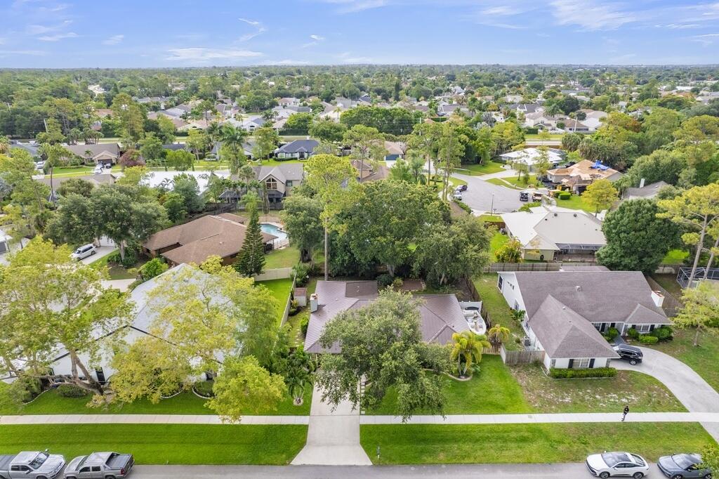 GREENVIEW SHORES 1 OF WELLINGTON - Residential