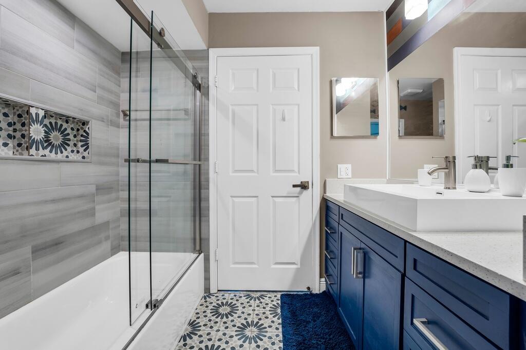 GREENVIEW SHORES 1 OF WELLINGTON - Residential